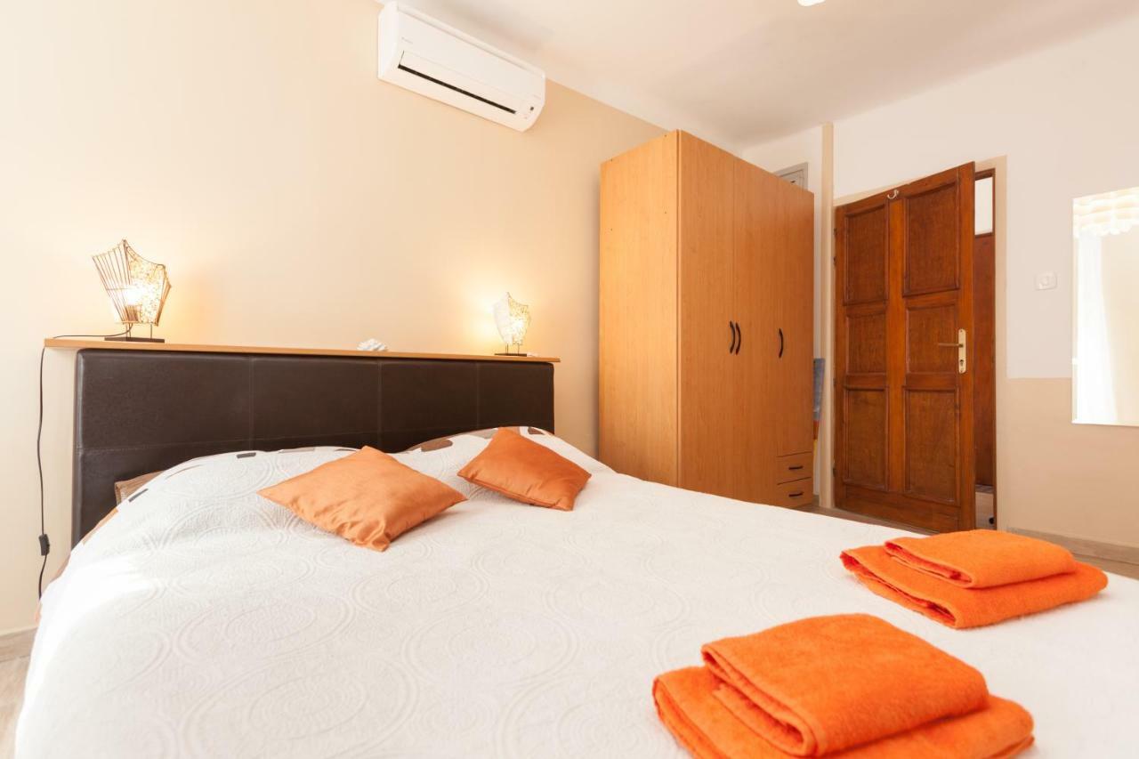 Nice Apartment In The City Center Ровин Екстериор снимка