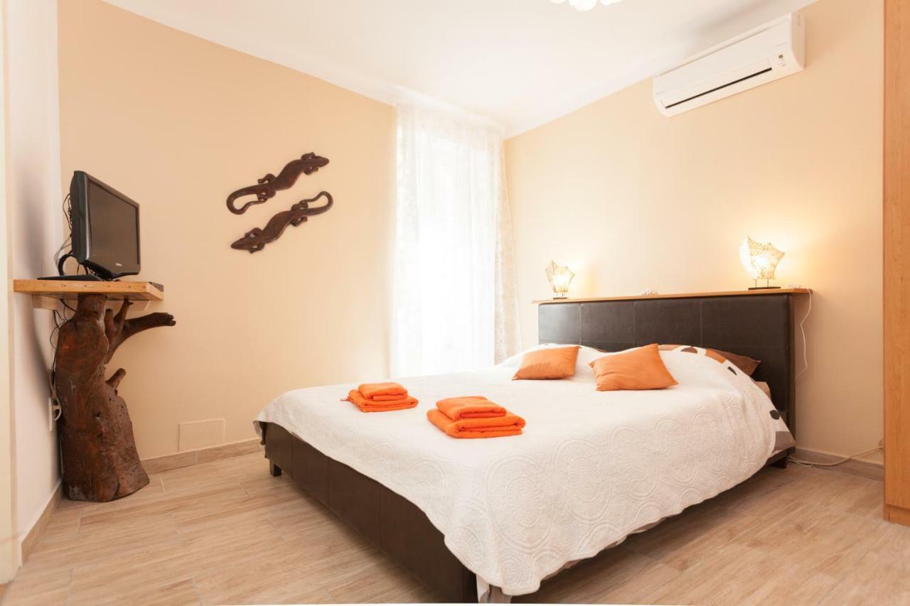Nice Apartment In The City Center Ровин Екстериор снимка